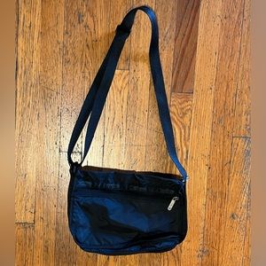 LeSportsac black purse nylon non rip vintage